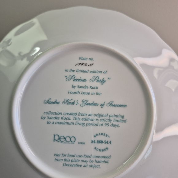 Decorative Angel Plate Gold Trim "Precious Party" Collection Sandra Kuck - Picture 4 of 4